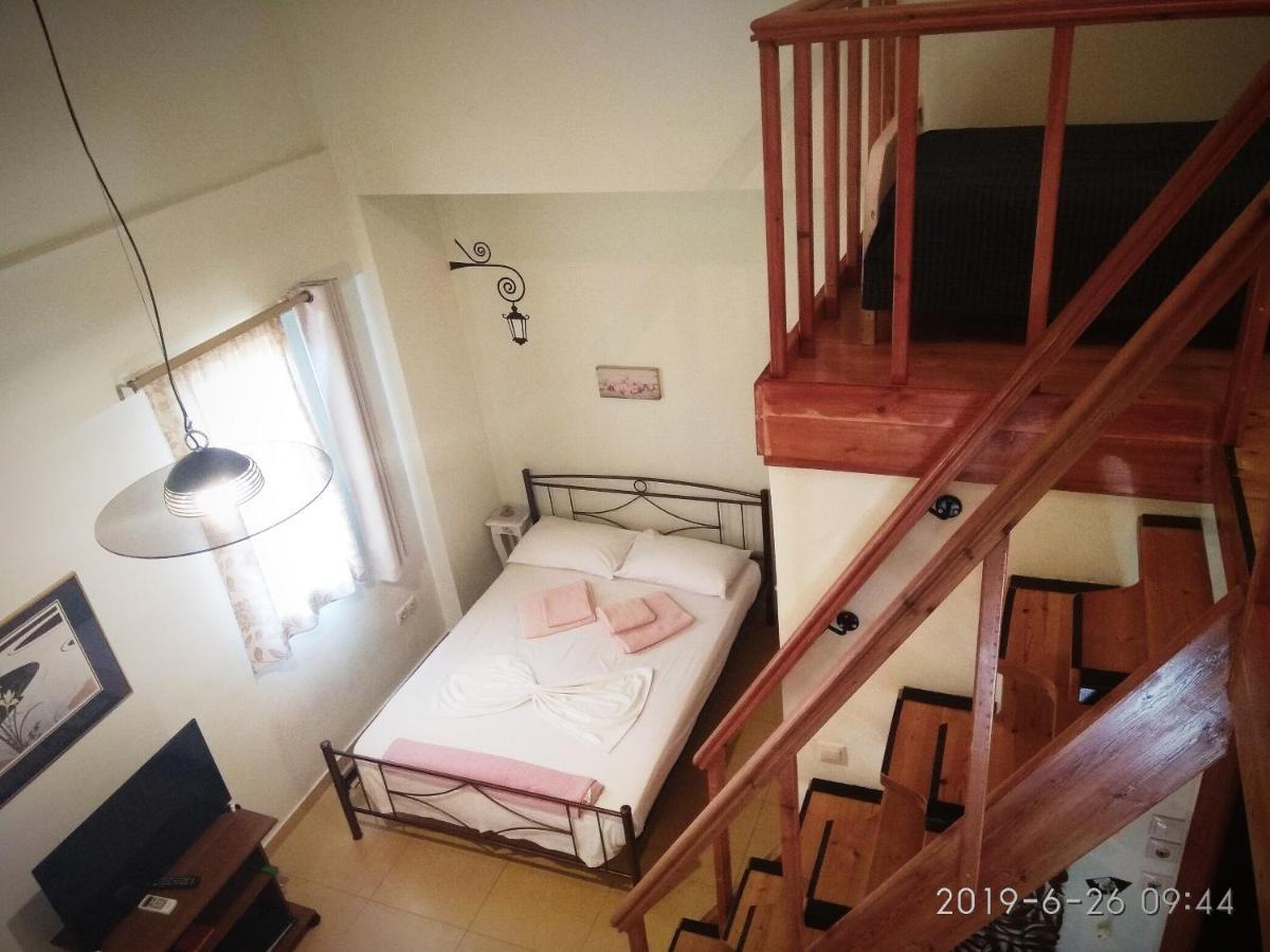 Deili Studio Loft Каламата Екстериор снимка