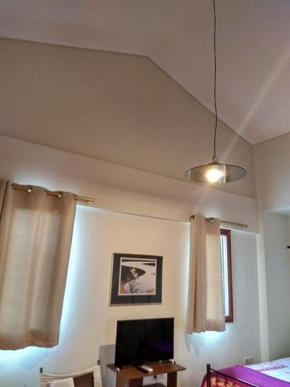 Deili Studio Loft Каламата Екстериор снимка