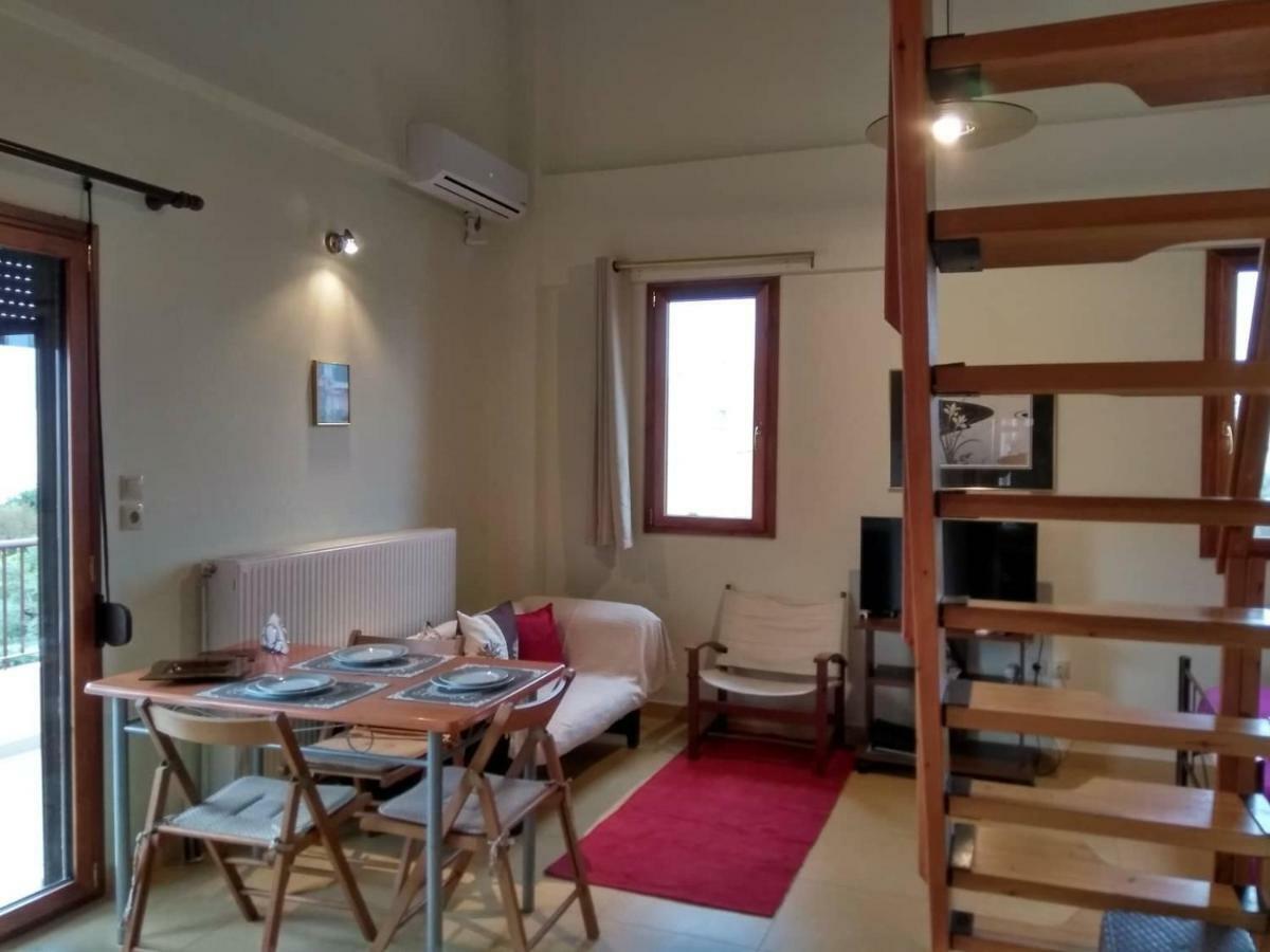Deili Studio Loft Каламата Екстериор снимка