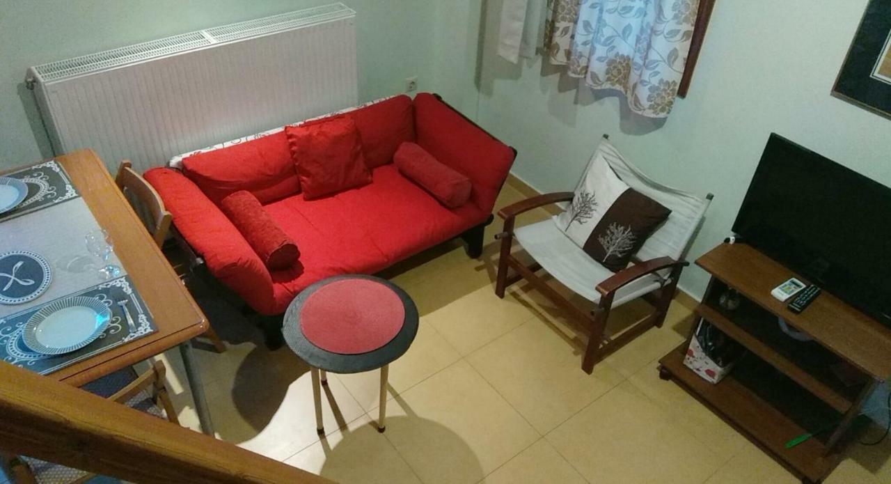 Deili Studio Loft Каламата Екстериор снимка
